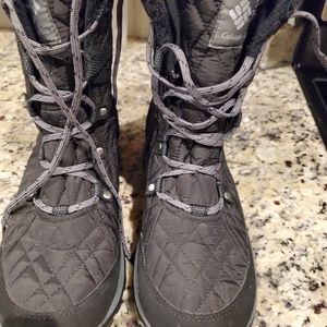 Womans Columbia boots